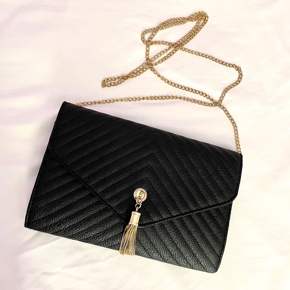 Black Chevron Chain Envelope Bag w/ Tassel